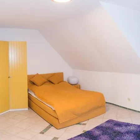 Drei Schwaene Bad Klosterlausnitz