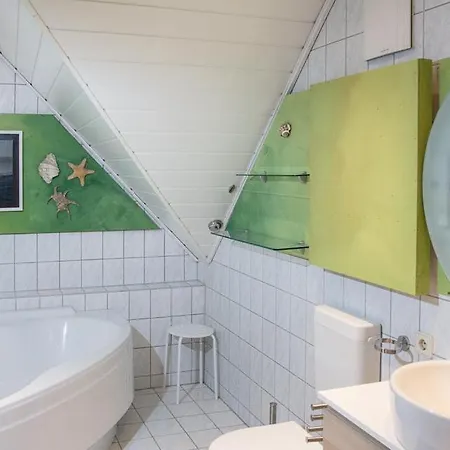 & Zu Den Drei Schwaenen *